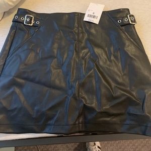 Forever 21 black faux leather skirt